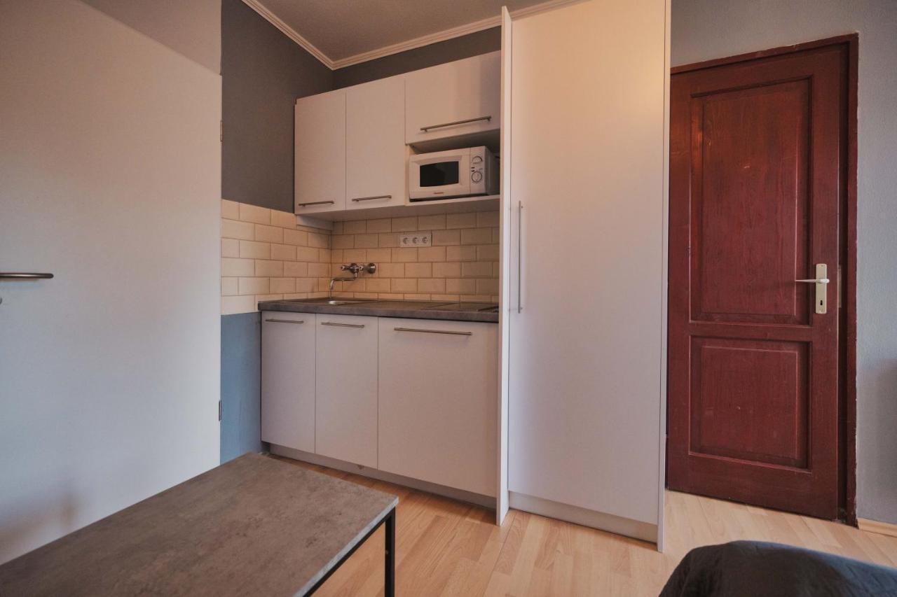 Caesar & Apartment *